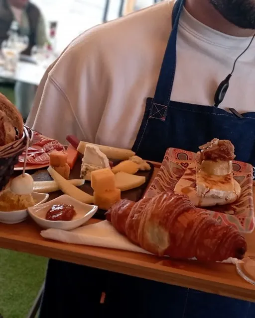 Tabla de embutidos con pata asada y jamón ibérico